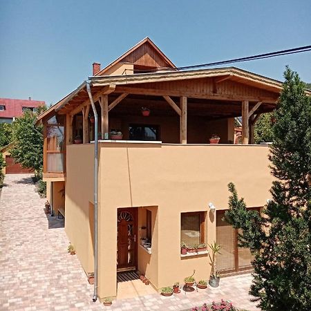 Jazmin-Szieszta Apartmanhaz Balatonfuered Ngoại thất bức ảnh
