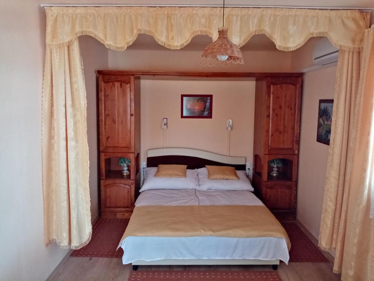 Jazmin-Szieszta Apartmanhaz Balatonfuered Ngoại thất bức ảnh