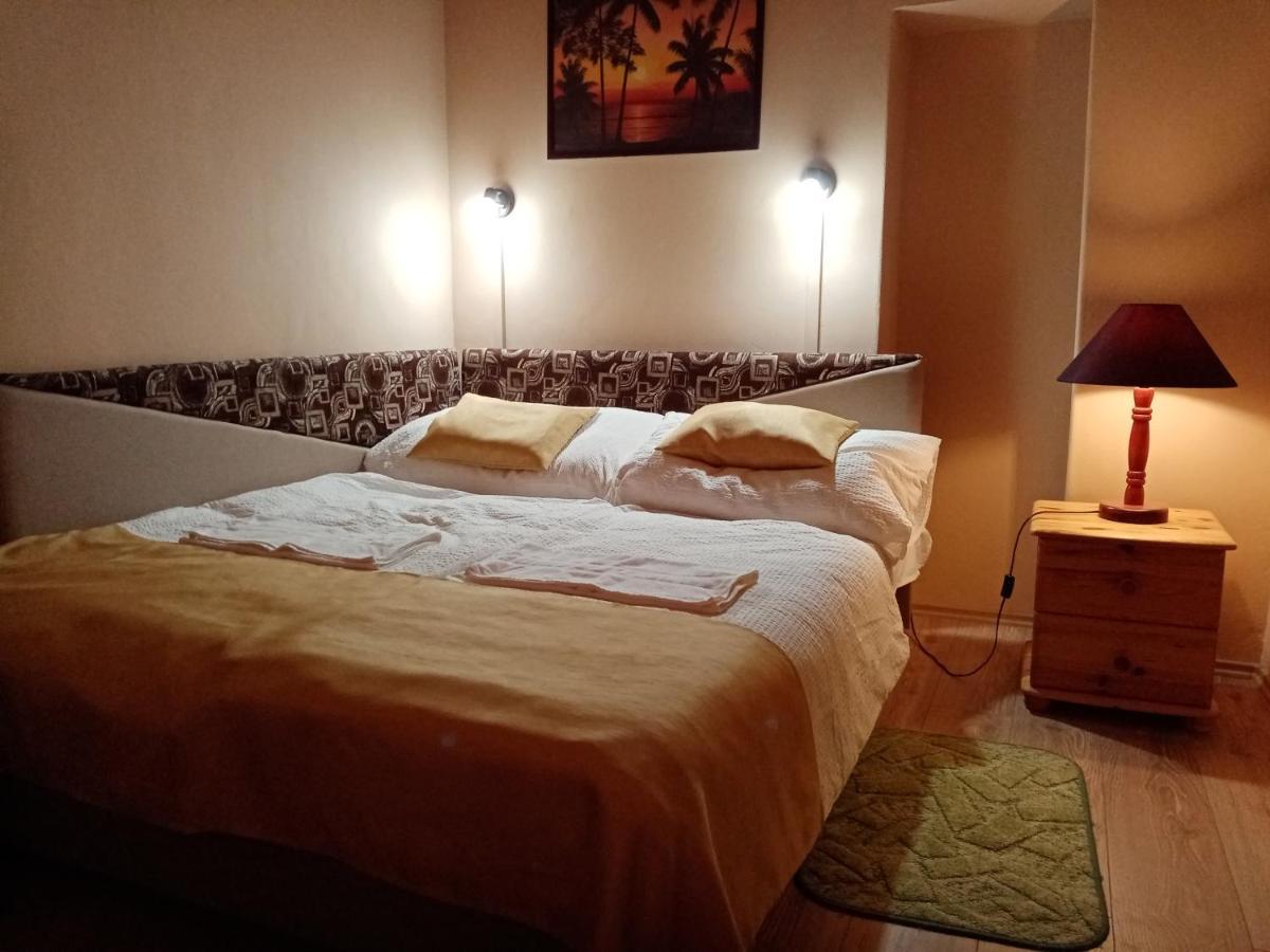 Jazmin-Szieszta Apartmanhaz Balatonfuered Ngoại thất bức ảnh