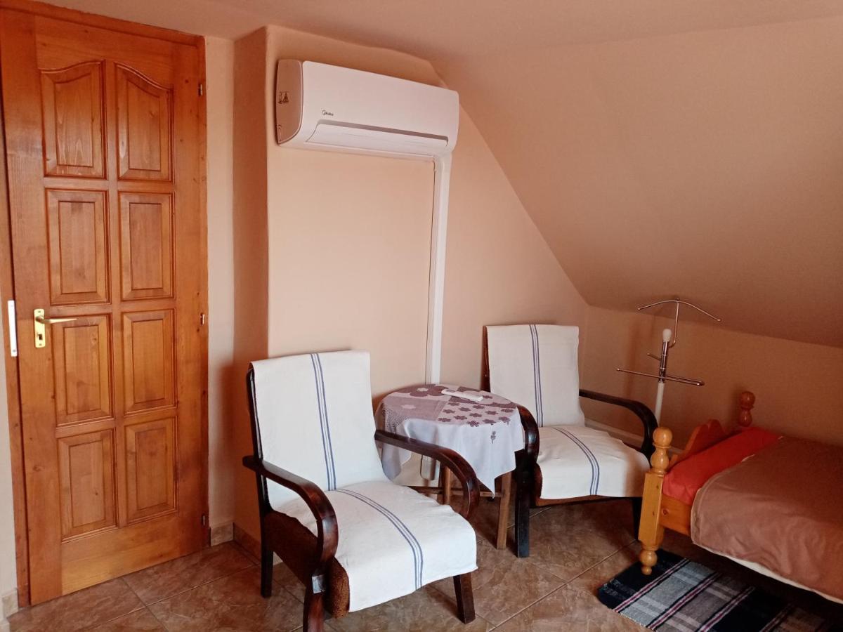 Jazmin-Szieszta Apartmanhaz Balatonfuered Ngoại thất bức ảnh