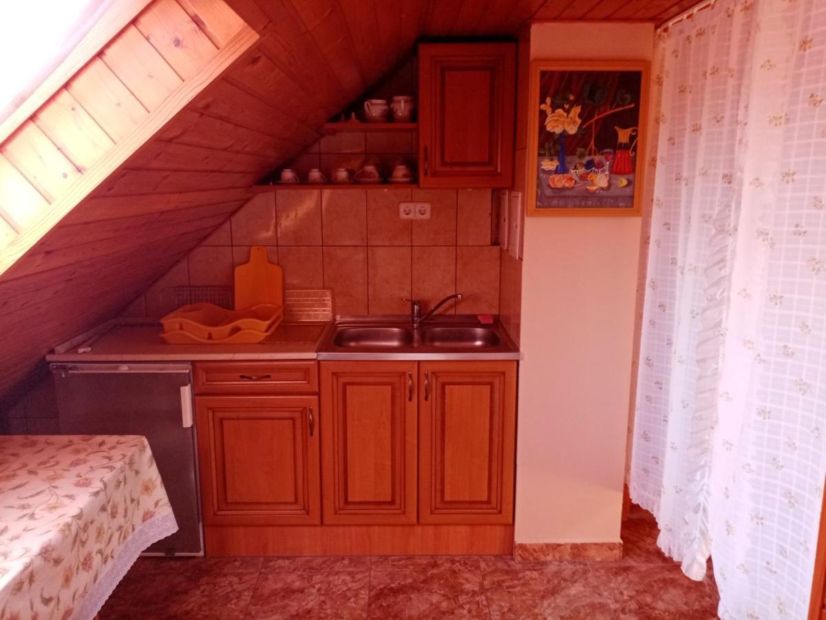 Jazmin-Szieszta Apartmanhaz Balatonfuered Ngoại thất bức ảnh